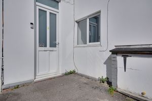 Private Entrance- click for photo gallery